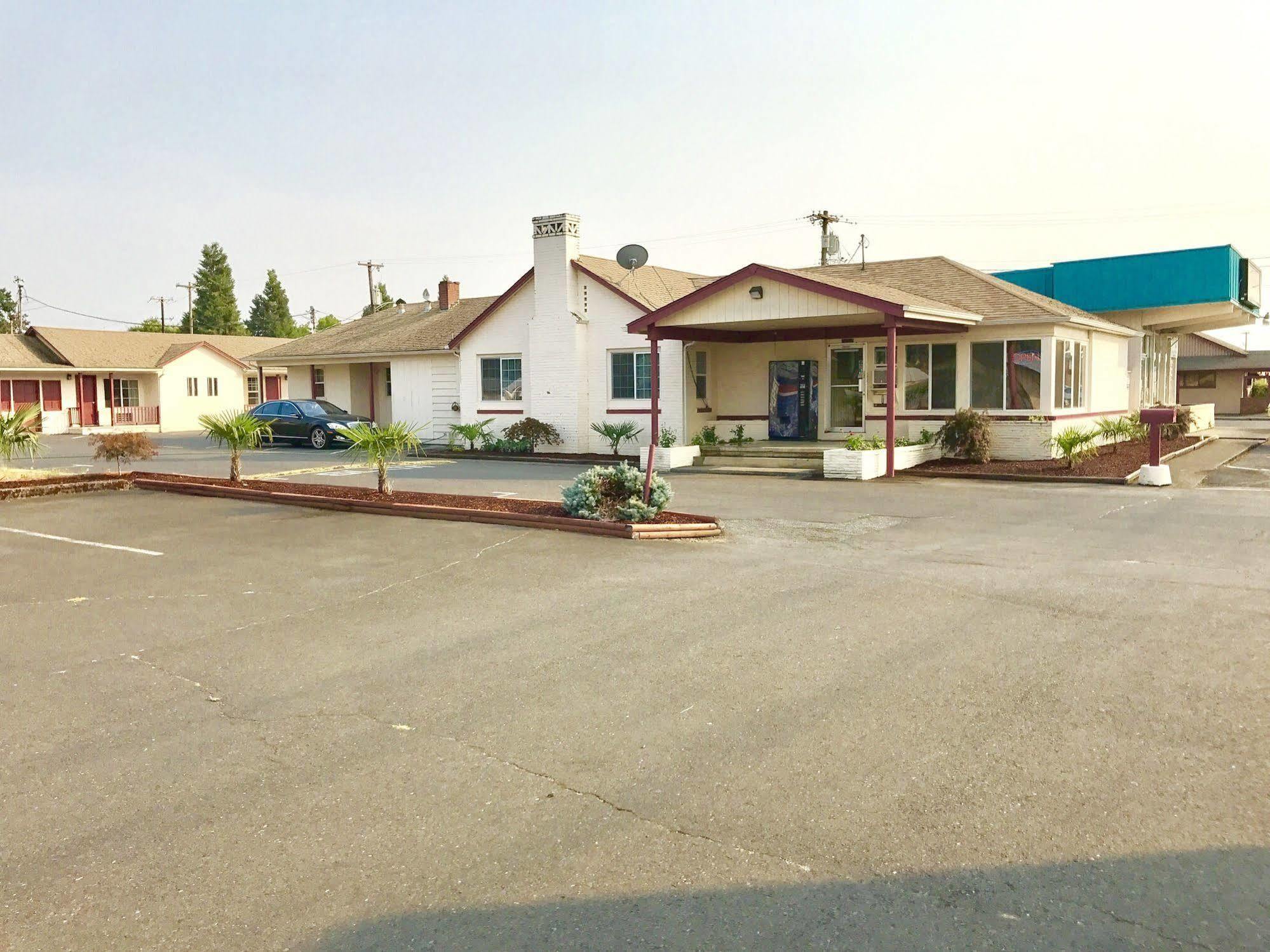 Travelers Inn Motel Сейлем Екстер'єр фото