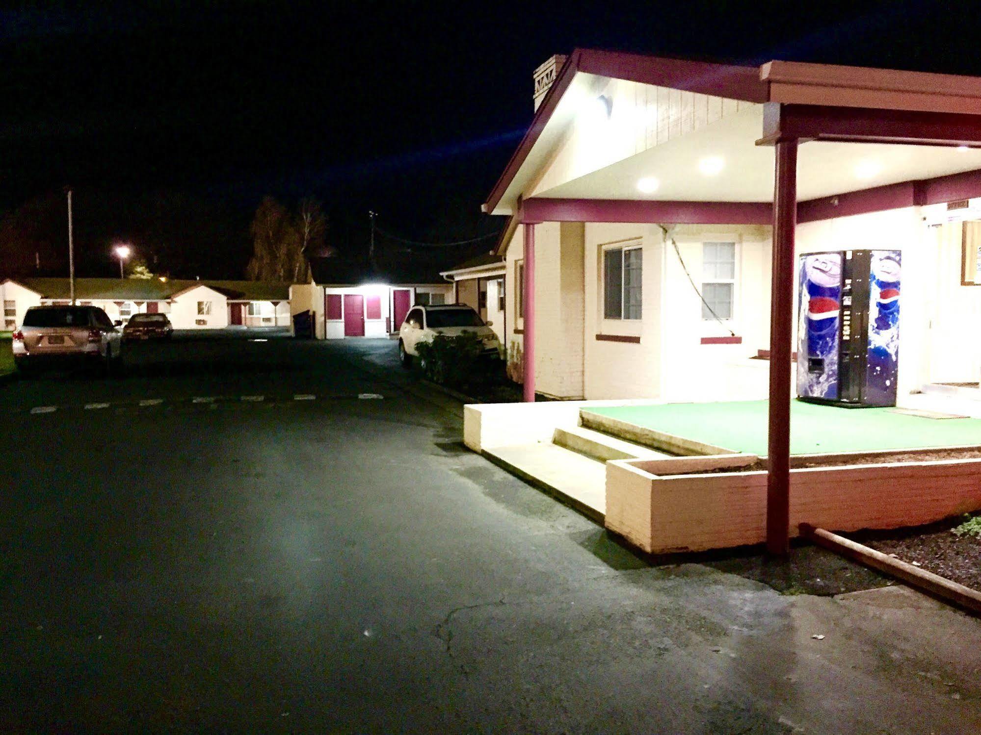 Travelers Inn Motel Сейлем Екстер'єр фото