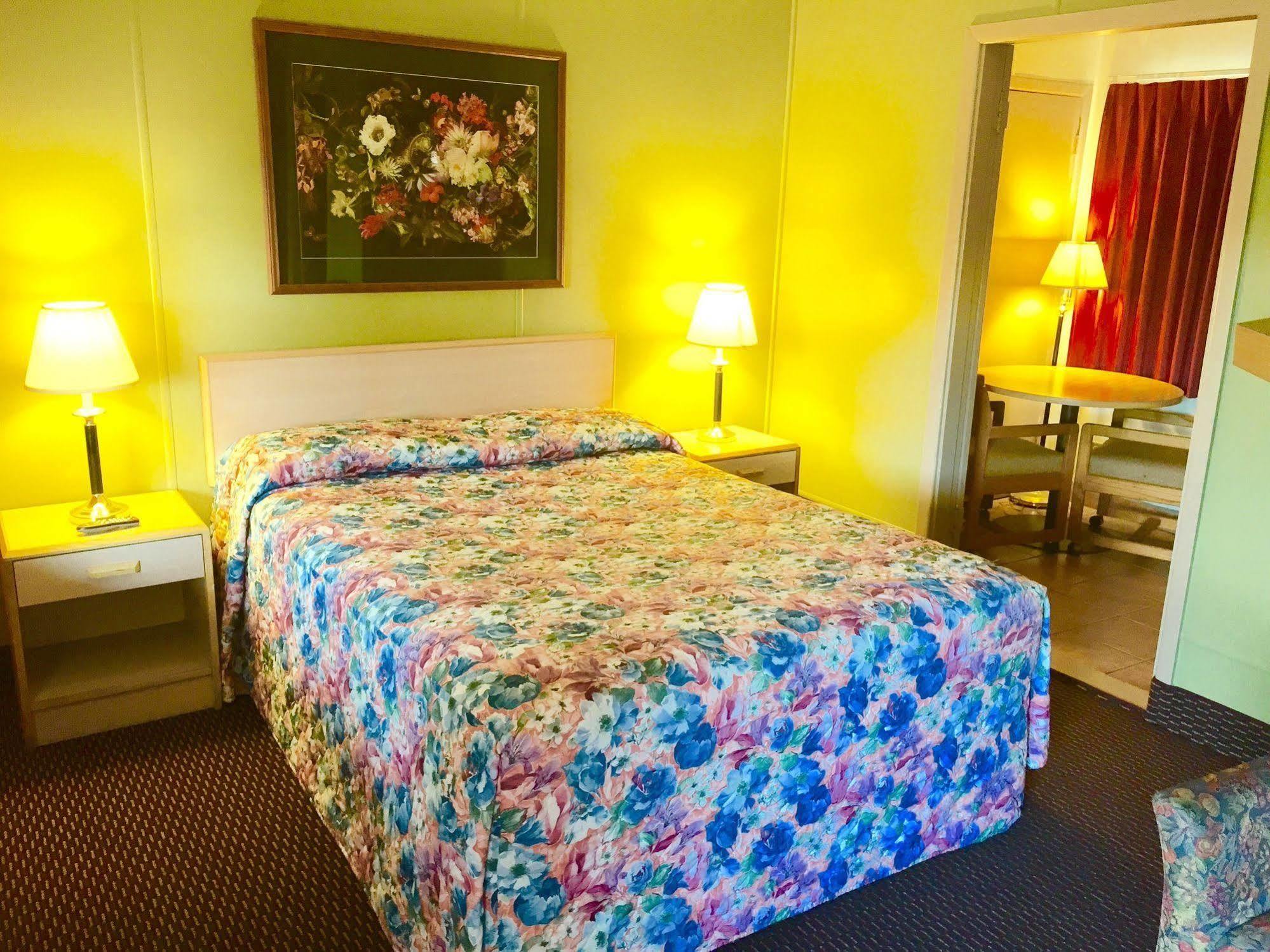 Travelers Inn Motel Сейлем Екстер'єр фото
