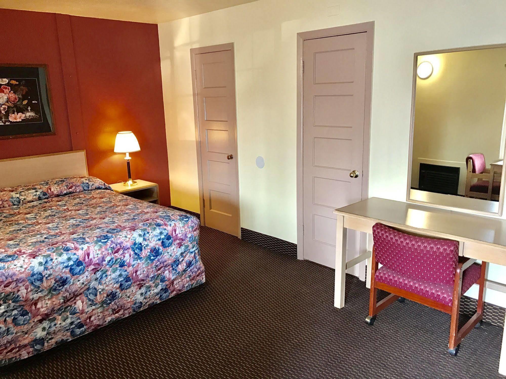 Travelers Inn Motel Сейлем Екстер'єр фото